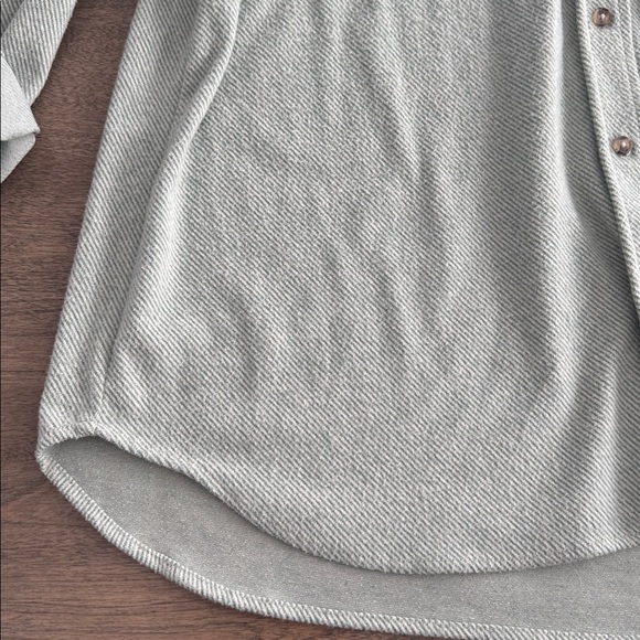 Great condition button down - Picture 3 of 7